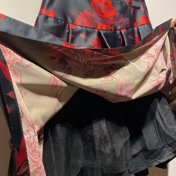 JS Collections skirt - Picture 2 of 6